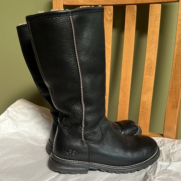 Ugg Boots, size 37 - Picture 2 of 8